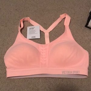 Victoria Secret Light Weight Sports Bra